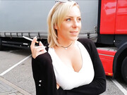 Erkannt vom rumänischen LKW Fahrer pov blowjob deepthroat hot wife strip cum anal plug suck skinny mother cock doggy threesome