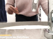 divinityscircle-quick-pee-before-morning-classes-2020-01-14_eNZEJd