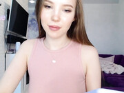 knee_ling_20052020_0803_female_chaturbate