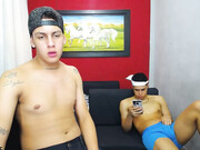 wolf_boys__06072020_2042_couple_chaturbate