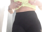 misslyndaleigh-10-01-2020-18534363-I know you want to see this tight gym leggings vid
