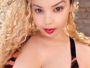 aruwba-28-06-2020-72529492-Oiling up my big naturals outside Could you handle them