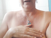 carriemoon-08-04-2020-30445970-Hi from the bath April 8