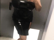 jaylenerio-18-10-2019-12465614-Modeling a black vinyl sexy tight dress