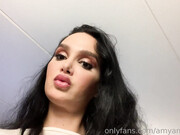 amyanderssen-10-06-2019-7505893-Favorite lip gloss