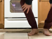 junifurmoon_Dancing in the kitchen._14280723