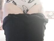 spookisideshow-10-01-2020-18475816-Tryna put yr pants on when u have a big ass like
