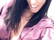 officialdavafoxx-02-12-2019-15439415-Video-Get it