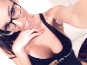 officialdavafoxx-31-12-2019-17593314-Video-I m being a bad girl today