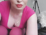 yasminscott-11-06-2020-46365935-Taking care of my feet