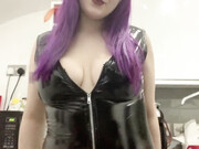 empresselliee-24-03-2020-27116610-worship me like I deserve.