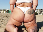 tiffanystarbbw-26-11-2019-15026899-Shaking my booty on the public beach