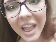 sadieholmes-13-11-2019-14103244-It was so loud when I was pi ing at the airport but 