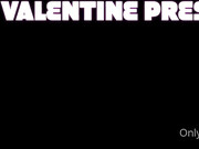 tsvegasvalentine-08-10-2020-134765755-Enjoy this unboxing Thanks so much for the top I