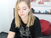 blonde_andcute_18112020_1858_female_chaturbate