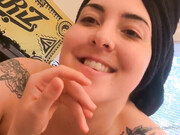 svnflowerqueen_round 2 Just got out the shower_34422047