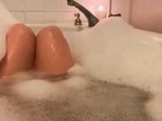 missmeforever-20-03-2020-26464048-Relaxing in the bath admiring my new nail polish
