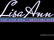 thereallisaann-26-04-2019-6082153-Sometimes I look professional....