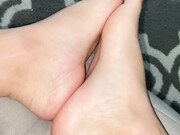 whitechinnaak-05-04-2020-29725941-I need my feet massage and my toes sucked on daddy