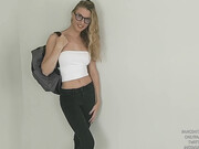VieraMayXXX_-_Hot_Nerd_Tapes_You_Up_And_Gives_BJ_-_ManyVids