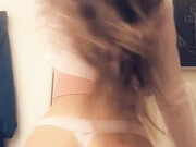 molly eskam_cNidKfasW58OGth9w79GCGquZKgyhoXH