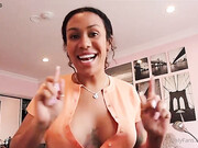 bby_mk-09-04-2021-2077776605-Hey_Babes______I_hope_you_re_hanging_in_there_it_s_almost_the_weekend____It_s_