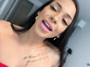 ashleighjay-16-02-2021-2033738416-I_woke_up_so_wet_this_morning___Lets_be_naughty_