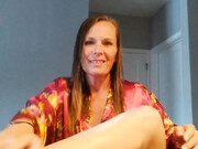 kimithemilfmommy-10-08-2020-679317128-Lotion_after_a_shower.._time_to_get_to_work