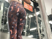 thatgirlfromtiktok_15-10-2020_59424659_Did_all_kinds_of_squats_at_the_gym_today..._I_think_I_need_a_photographer_П÷╔╣