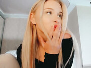 vallovecb_20052022_0806_female_chaturbate_3