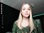 ur_sweet_lily_18062022_1137_female_chaturbate_2