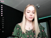 ur_sweet_lily_18062022_1137_female_chaturbate_2
