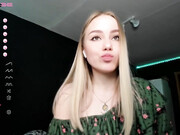 ur_sweet_lily_18062022_1137_female_chaturbate_2