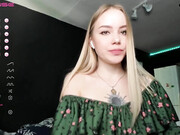 ur_sweet_lily_18062022_1137_female_chaturbate_3