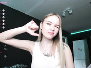 ur_sweet_lily_18062022_1137_female_chaturbate_5