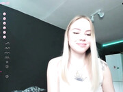 ur_sweet_lily_18062022_1137_female_chaturbate_5