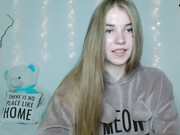 little__cherrry_22082022_0152_female_chaturbate_2